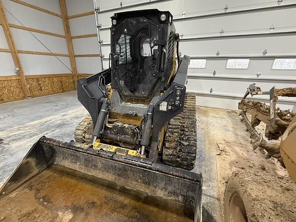 Image of John Deere 331G equipment image 4