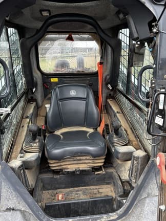 Image of John Deere 331G equipment image 4