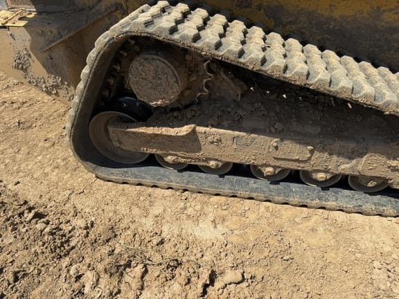 Image of John Deere 331G equipment image 3
