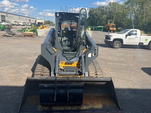 Image of John Deere 331G equipment image 2