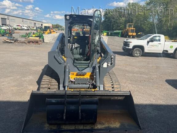 Image of John Deere 331G equipment image 2