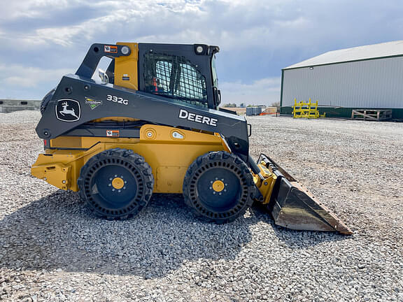 Image of John Deere 332G equipment image 3