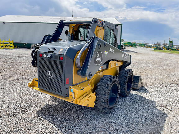 Image of John Deere 332G equipment image 4