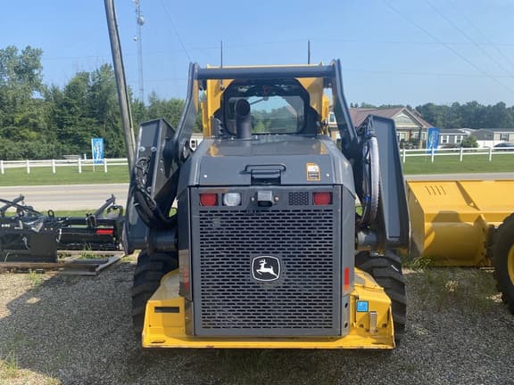 Image of John Deere 332G equipment image 1