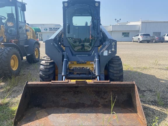 Image of John Deere 332G equipment image 2