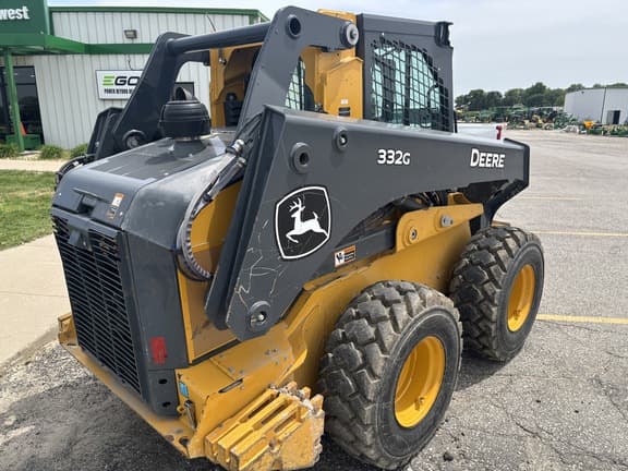 Image of John Deere 332G equipment image 4