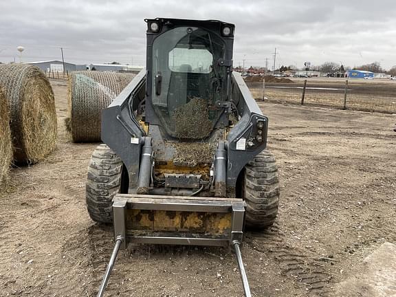 Image of John Deere 332G equipment image 2