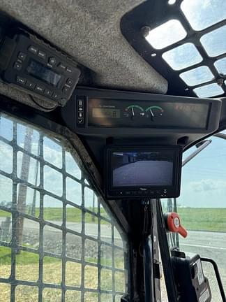 Image of John Deere 332G equipment image 3