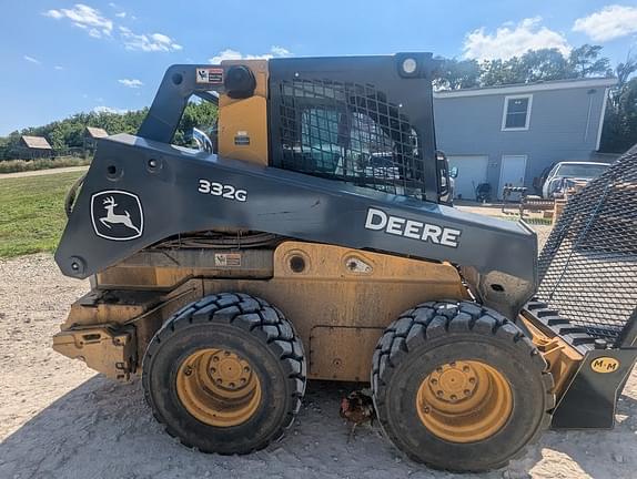 Image of John Deere 332G equipment image 4
