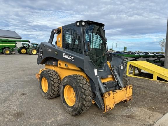 Image of John Deere 332G Image 0
