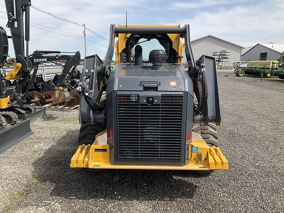 Image of John Deere 332G equipment image 4