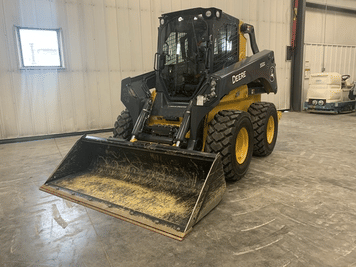 Main image John Deere 332G