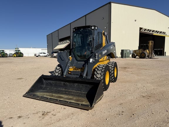2022 John Deere 332G Equipment Image0