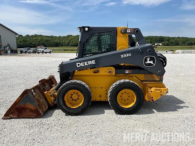 Image of John Deere 332G equipment image 1
