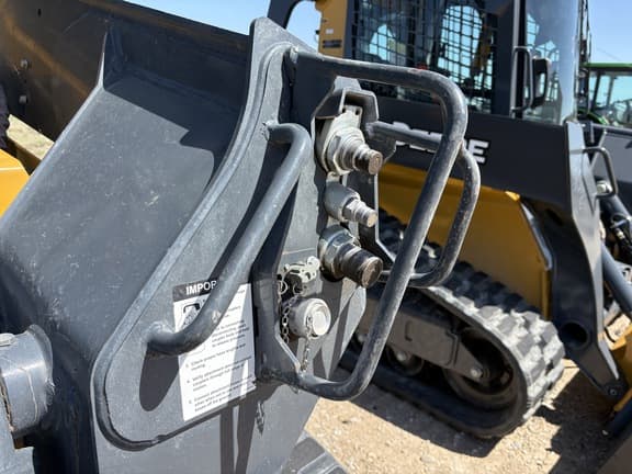 Image of John Deere 333G equipment image 4