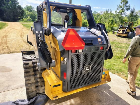 Image of John Deere 333G equipment image 2