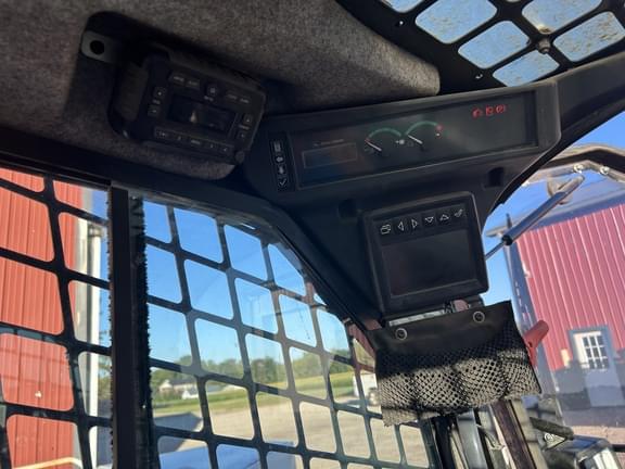 Image of John Deere 333G equipment image 3