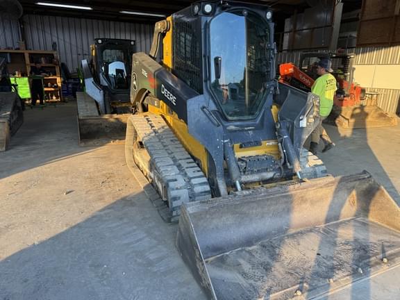 Image of John Deere 333G equipment image 1