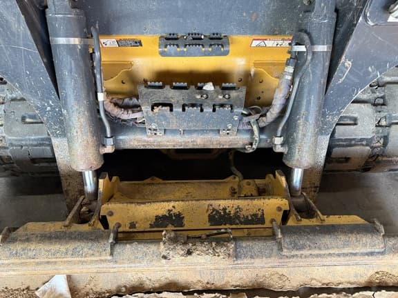 Image of John Deere 333G equipment image 1