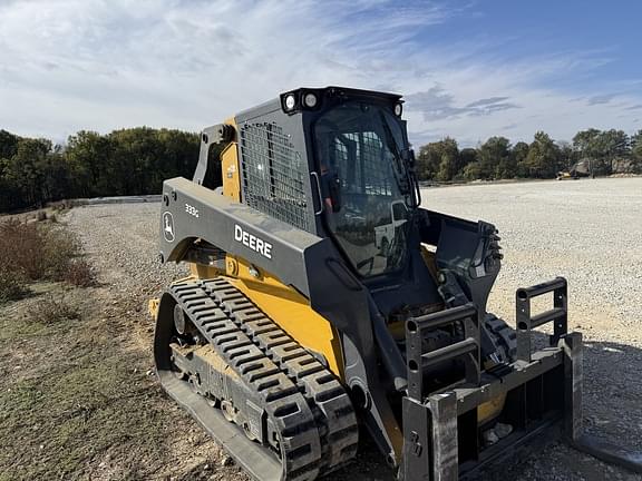 Image of John Deere 333G Primary image