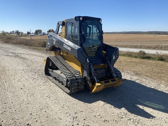 Main image John Deere 333G