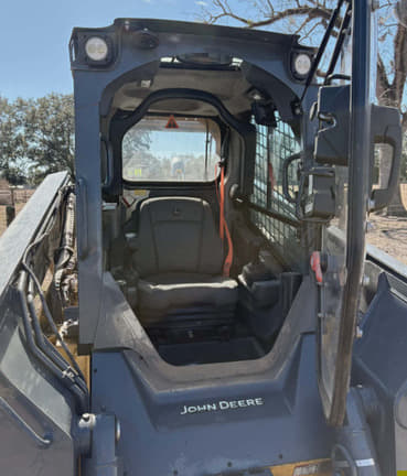 Image of John Deere 333G equipment image 4