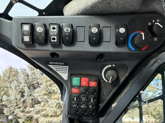 Image of John Deere 333G equipment image 3