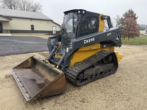 2022 John Deere 333G Image