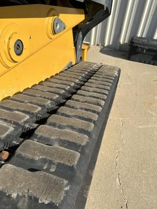 Image of John Deere 333G equipment image 4