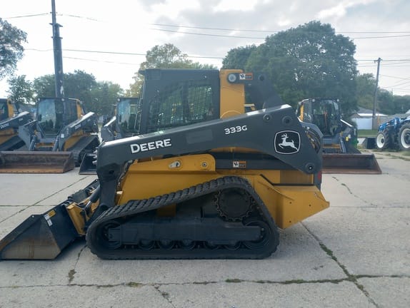 Main image John Deere 333G