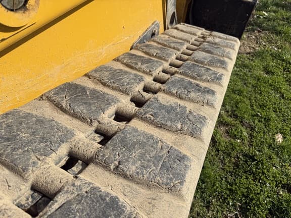 Image of John Deere 333G equipment image 1