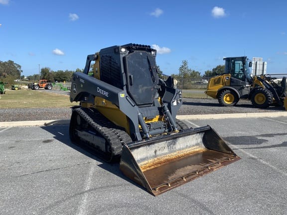 Main image John Deere 333G