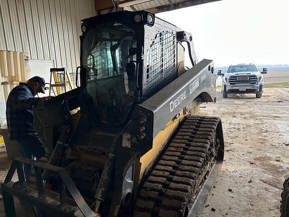 Image of John Deere 333G equipment image 4