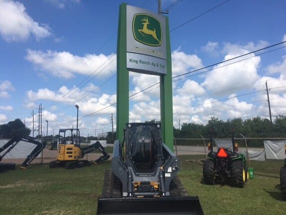 2022 John Deere 333G Equipment Image0