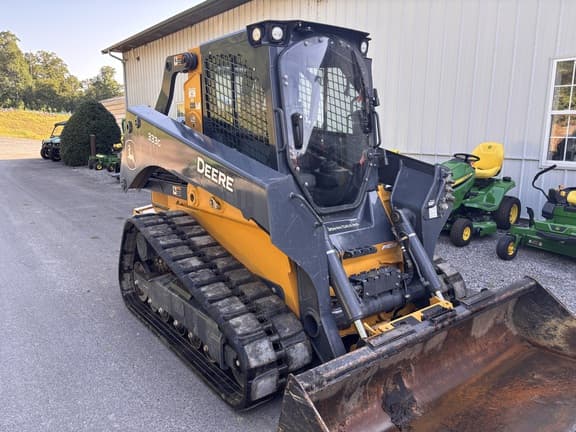 Image of John Deere 333G Primary image