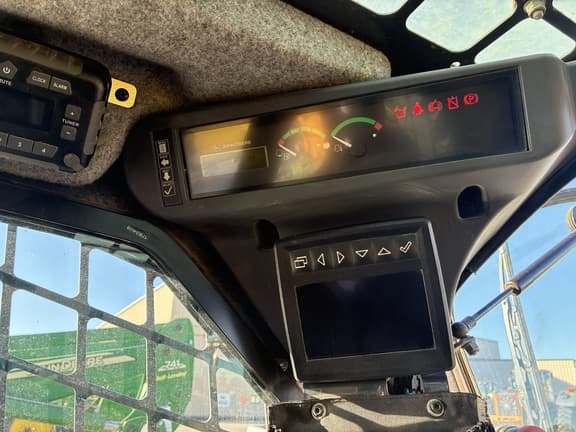 Image of John Deere 333G equipment image 3