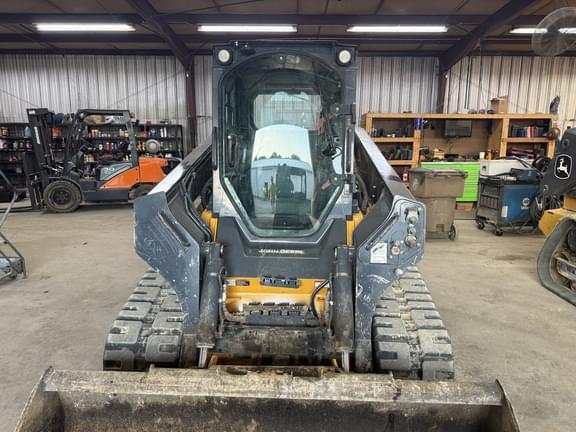 Image of John Deere 333G equipment image 2