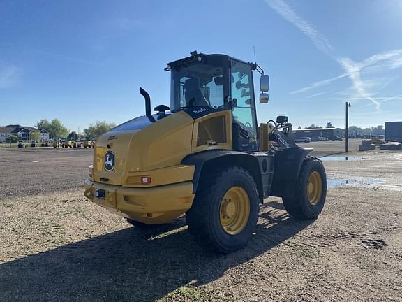 Image of John Deere 344L equipment image 3