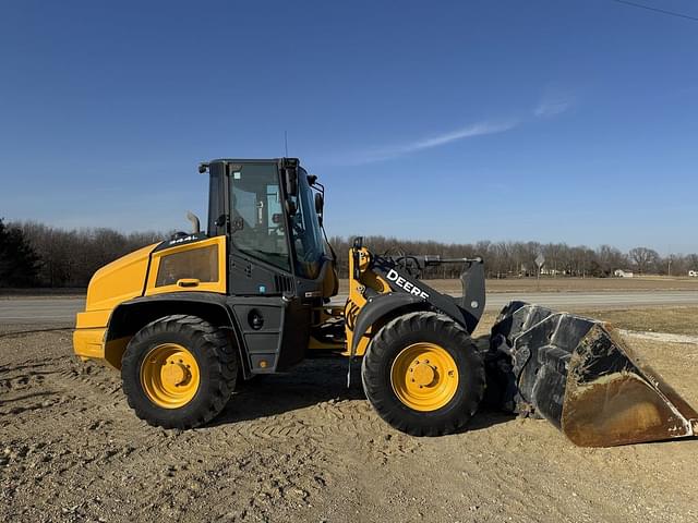 Image of John Deere 344L equipment image 3
