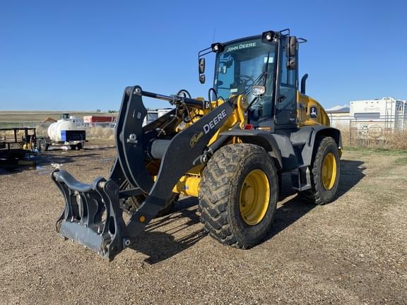 Image of John Deere 344L equipment image 1