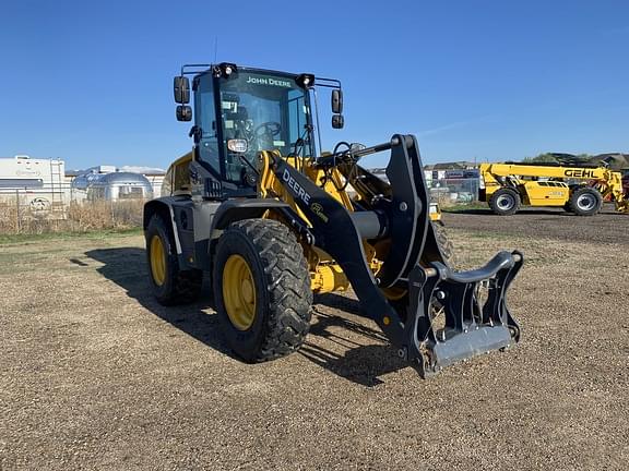 Image of John Deere 344L equipment image 2