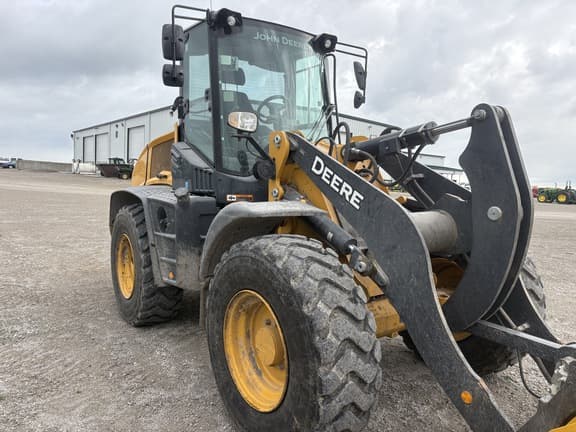 Image of John Deere 344L equipment image 2