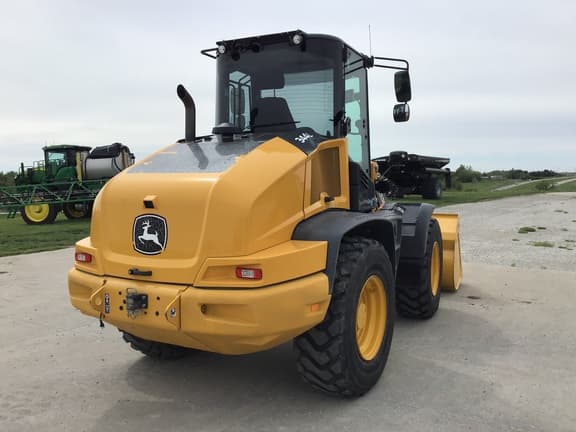 Image of John Deere 344L equipment image 4
