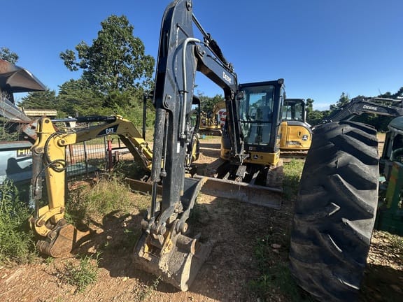 2022 John Deere 35G Equipment Image0