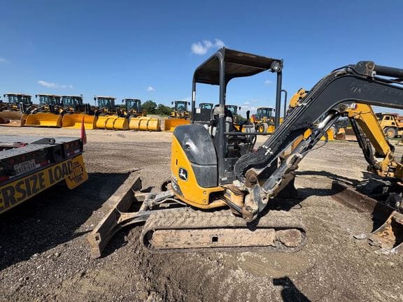2022 John Deere 35G Equipment Image0