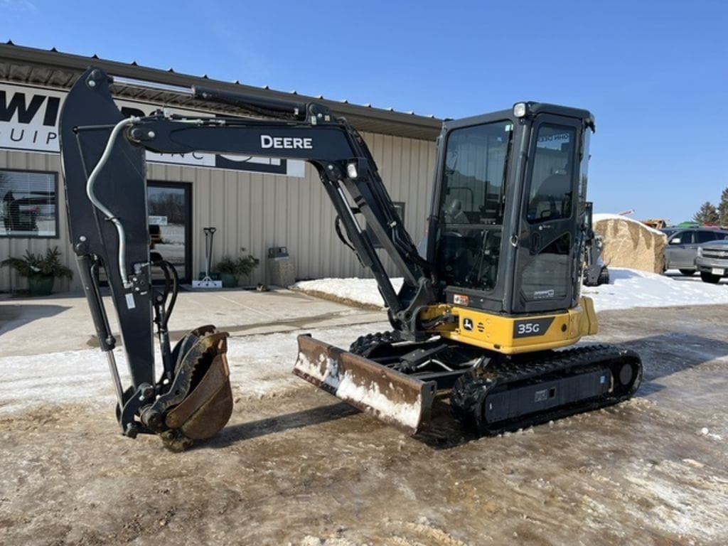 2022 John Deere 35G Equipment Image0