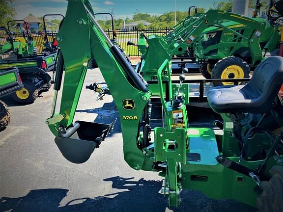 Image of John Deere 370B equipment image 2