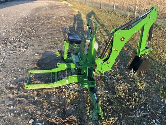 Image of John Deere 375A equipment image 3