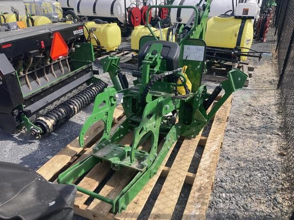 Image of John Deere 375A equipment image 4