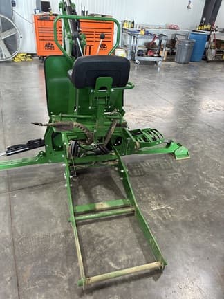Image of John Deere 375A equipment image 3